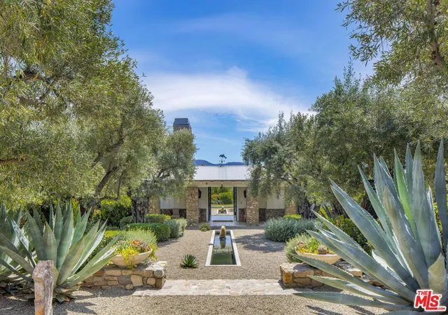Photo 1 of Mansion for sale at 1888 Garst Ln, Ojai, CA 93023 | MLS# 26837835 | Listing updated on 2026-10-09