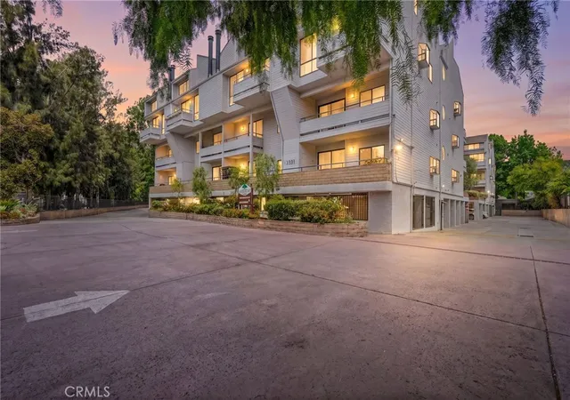 1st image of 13331 Moorpark St #216, Sherman Oaks, CA 91423 | MLS# SR26109865