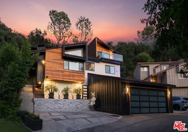 Homes for sale in Calabasas, CA | 4118 Oak Hollow Rd, Calabasas, CA 91302 | MLS# 26837541