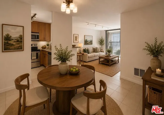 2nd image of 11645 Montana Ave #206, Los Angeles, CA 90049 | MLS# 26824265