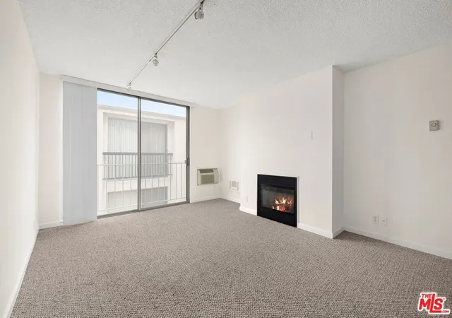 5th image of 11645 Montana Ave #206, Los Angeles, CA 90049 | MLS# 26824265