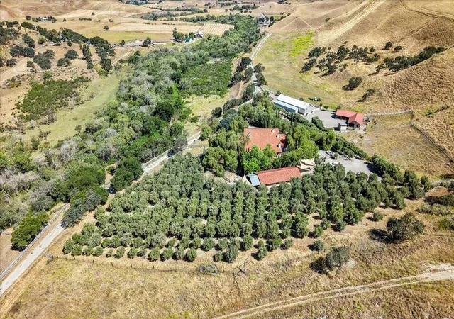 1st image of 2727 Thomas Rd, Hollister, CA 95023 | MLS# ML82048518