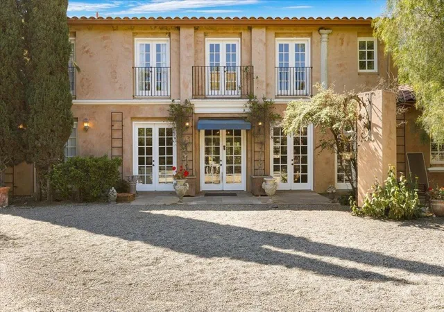 3rd image of 2727 Thomas Rd, Hollister, CA 95023 | MLS# ML82048518