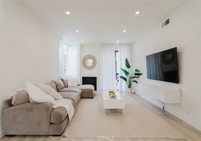 Homes for sale in Glendale, CA | 1305 N Columbus Ave #204, Glendale, CA 91202 | MLS# GD26113657