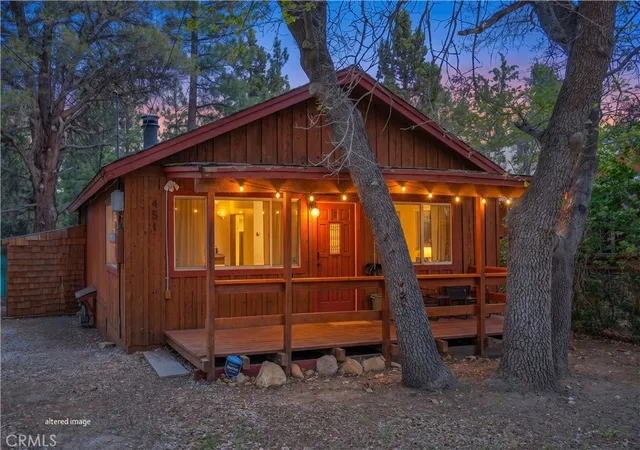 Homes for sale in Sugarloaf, CA | 451 Cedar Ln, Sugarloaf, CA 92386 | MLS# IG26105210