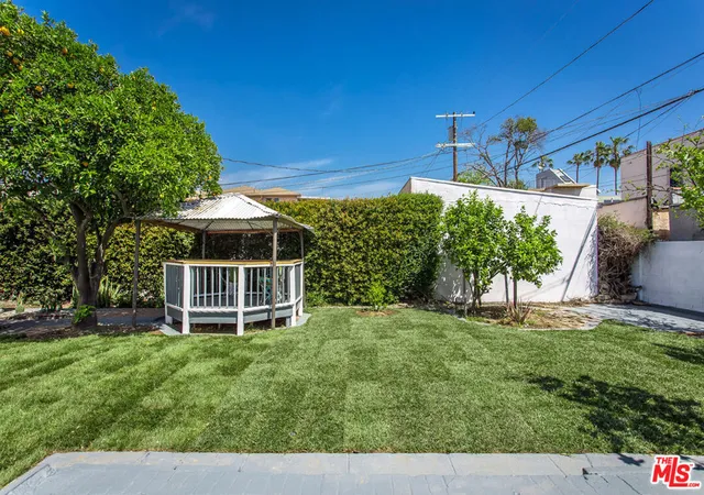 16th image of 1524 S Fairfax Ave, Los Angeles, CA 90019 | MLS# 26838521