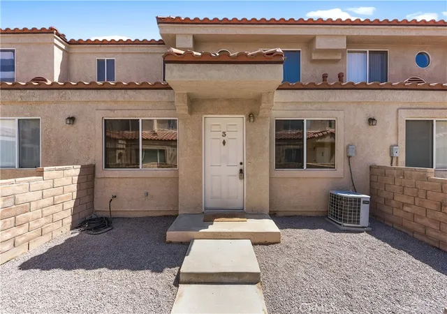 3rd image of 43441 30Th St W #3, Lancaster, CA 93536 | MLS# SR26112088