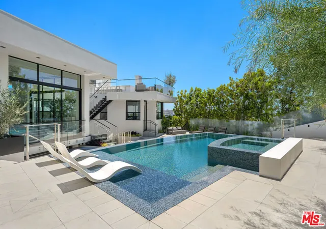 4th image of 1317 Londonderry Pl, Los Angeles, CA 90069 | MLS# 26838673