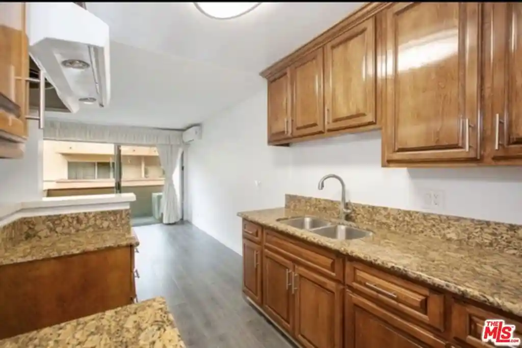 Listing Photo 2 - Condo for sale in 855 Victor Ave located at 855 Victor Ave, Inglewood, CA 90302 - Unit #210