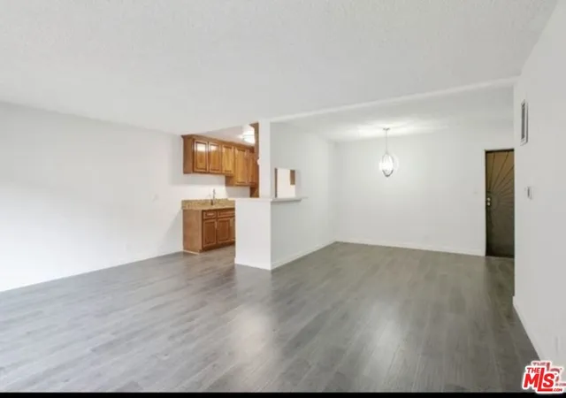 Listing Photo 4 - Condo for sale in building located at 855 Victor Ave, Inglewood, CA 90302 - Unit #210