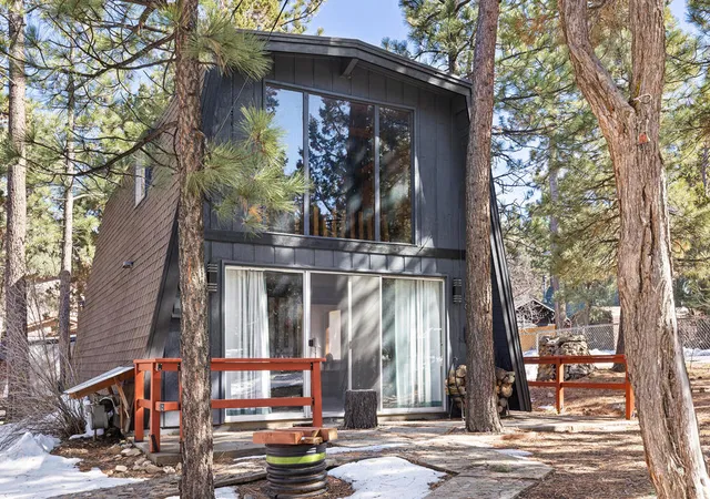 Photo 1 of Single family home for sale at 189 Moreno Ln, Sugarloaf, CA 92386 | MLS# 219148363PS | Listing updated on 2026-09-03