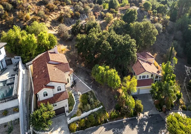 Homes for sale in Newhall, CA | 24923 Bella Vista Dr, Newhall, CA 91321 | MLS# DW26113830