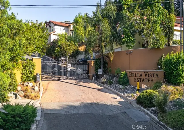 Homes for sale in Newhall, CA | 24923 Bella Vista Dr, Newhall, CA 91321 | MLS# DW26113830