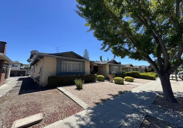 Photo 3 of Sale Pending at 635 Bolton Ct, San Jose, CA 95129 | MLS# ML82048551 | Listing updated on 2026-10-07