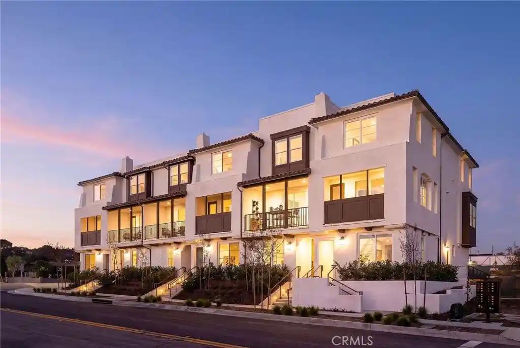 Photo 1 of Condo for sale at 162 E Whittier Blvd, La Habra, CA 90631 | MLS# OC26113860 | Listing updated on 2026-08-10