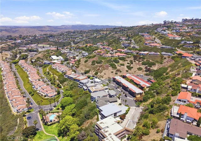 2nd image of 214 Via Robina, San Clemente, CA 92672