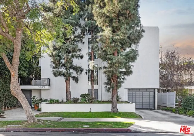 1st image of 1527 Veteran Ave, Los Angeles, CA 90024 | MLS# 26838777