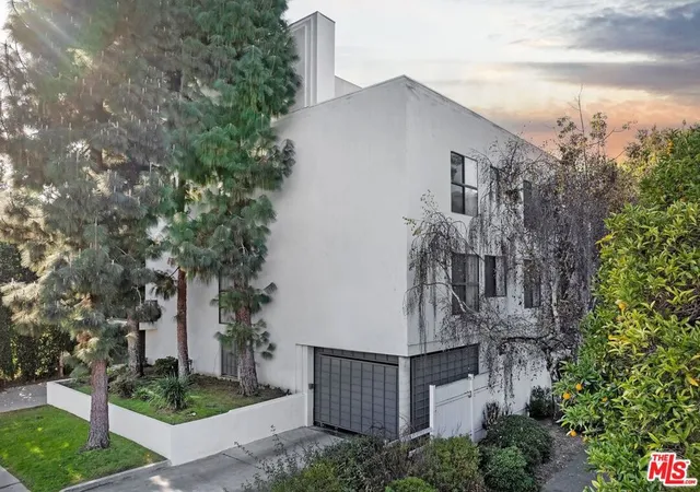 2nd image of 1527 Veteran Ave, Los Angeles, CA 90024 | MLS# 26838777