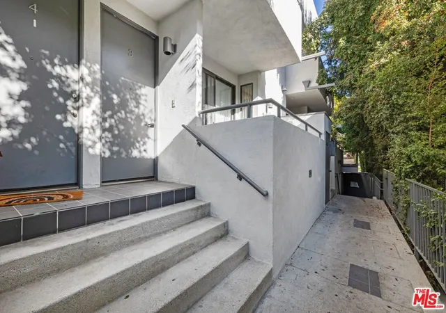 Photo 4 of Multi family home for sale at 1527 Veteran Ave, Los Angeles, CA 90024 | MLS# 26838777 | Listing updated on 2026-09-09
