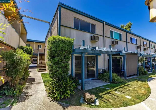 Homes for sale in Concord, CA | 1731 Ellis St #16, Concord, CA 94520 | MLS# 41136010