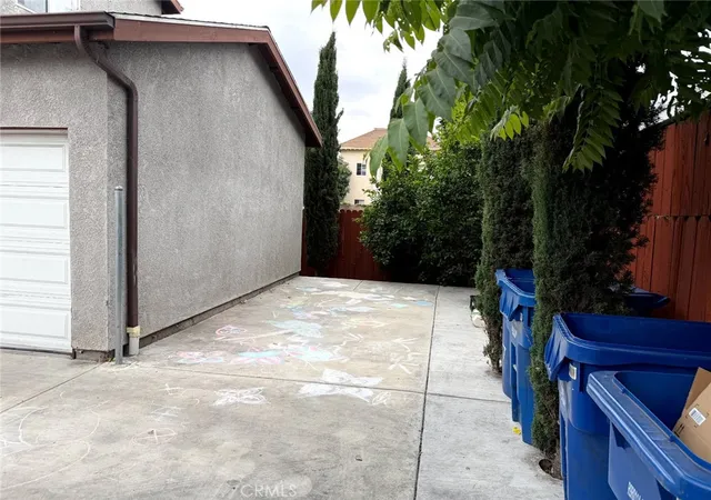 3rd image of 145 E 36Th, Los Angeles, CA 90011 | MLS# DW26113948