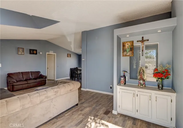 4th image of 19032 Bonanza Trl, Helendale, CA 92342 | MLS# PW26113966
