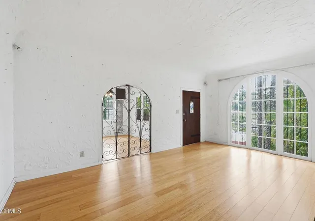 2nd image of 3911 De Longpre Ave, Los Angeles, CA 90027 | MLS# P1-27314