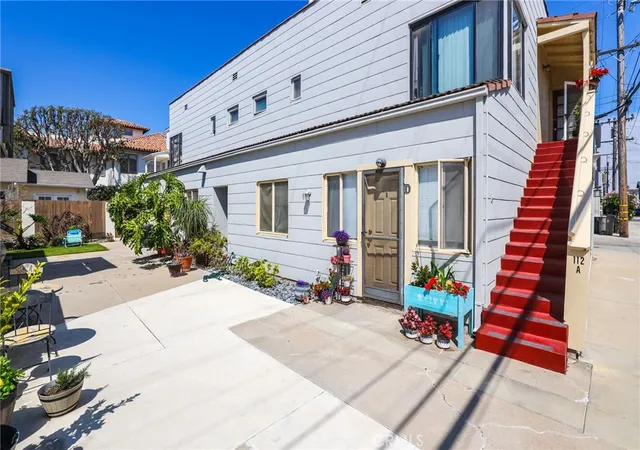 Photo 3 of House for sale at 114 4th Street, Seal Beach, CA 90740 | MLS# PW26103583 | Listing updated on 2026-09-23