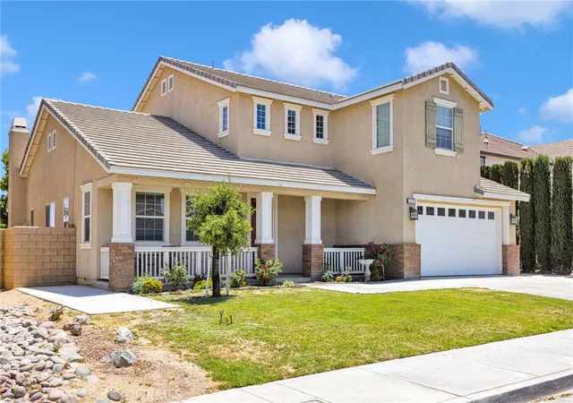 Photo 2 of Single family home for sale at 13059 Heywood St, Victorville, CA 92392 | MLS# HD26113822 | Listing updated on 2026-09-17