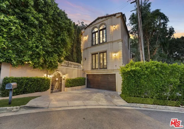 29th image of 1465 N Robmar Dr, Beverly Hills, CA 90210 | MLS# 26838775