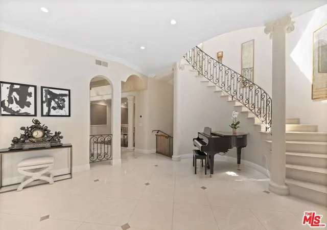 4th image of 1465 N Robmar Dr, Beverly Hills, CA 90210 | MLS# 26838775