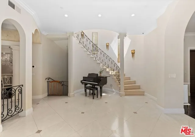 5th image of 1465 N Robmar Dr, Beverly Hills, CA 90210 | MLS# 26838775