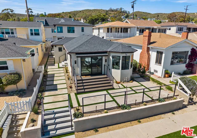 2nd image of 216 Cliff Dr, Laguna Beach, CA 92651 | MLS# 26838851