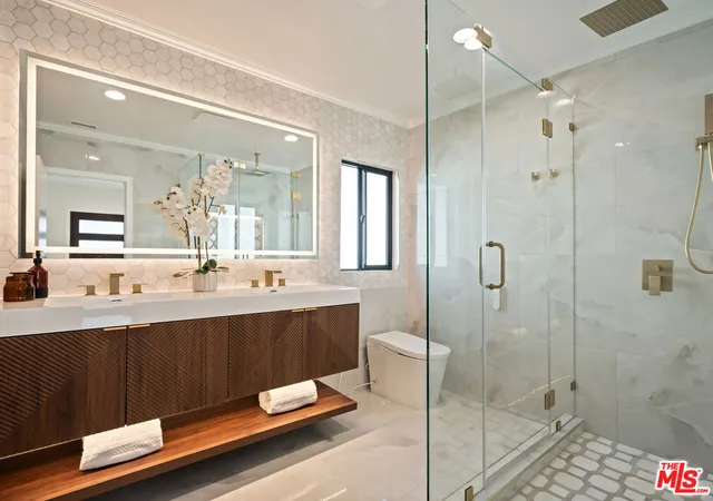 5th image of 216 Cliff Dr, Laguna Beach, CA 92651 | MLS# 26838851