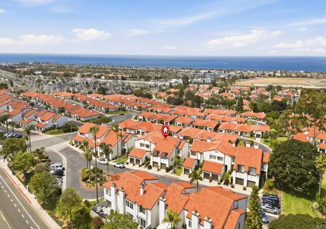5th image of 6717 Clover Ct, Carlsbad, CA 92011 | MLS# PTP2604016