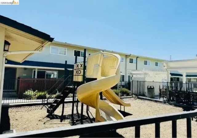 Homes for sale in San Leandro, CA | 650 Fargo Ave, San Leandro, CA 94579 | Houzeo