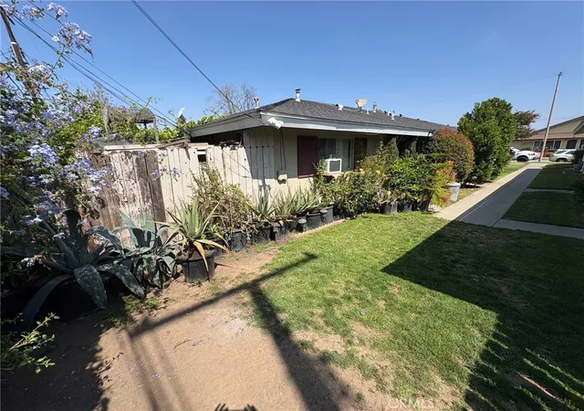 Listing Photo 4 - Condo for sale in building located at 1908 E Rose Ave, Orange, CA 92867