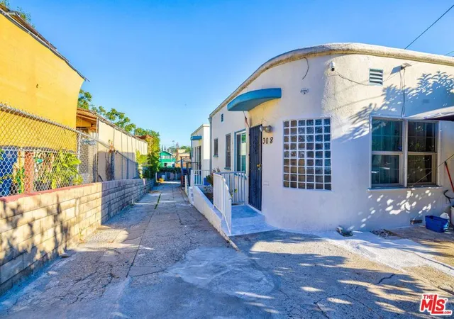 1st image of 308 E Edgeware Rd, Los Angeles, CA 90026 | MLS# 26838913