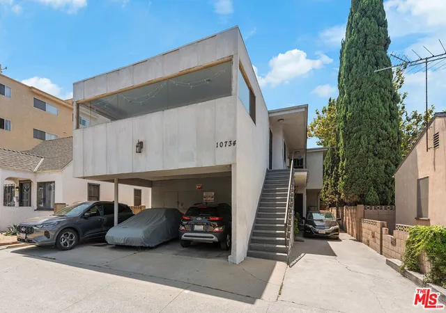 3rd image of 10734 Palms Blvd, Los Angeles, CA 90034 | MLS# 26838963