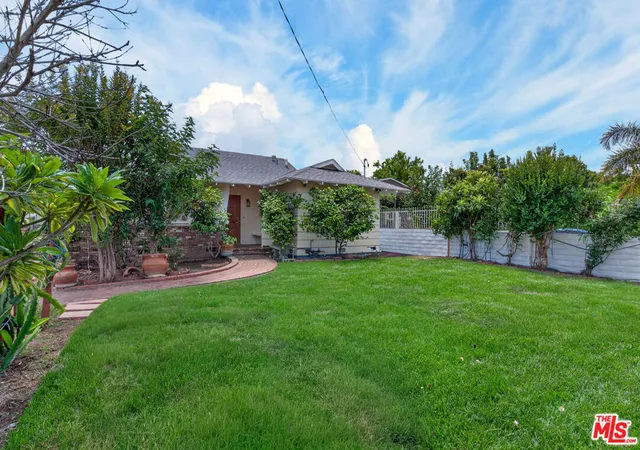 2nd image of 23036 Victory Blvd, Woodland Hills, CA 91367 | MLS# 26838987