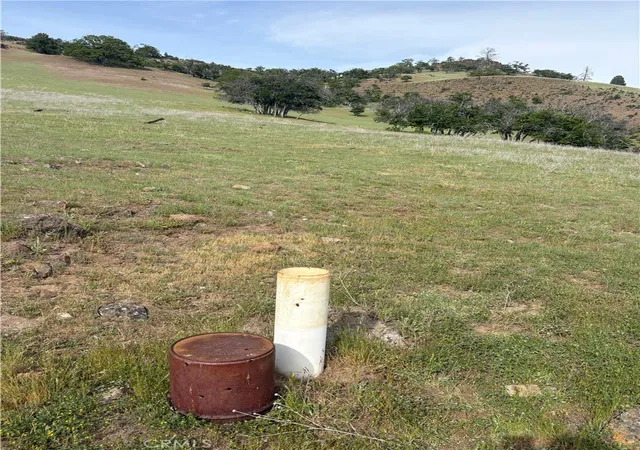 1st image of 0 Yellow Dog Trail, Hornbrook, CA 96044 | MLS# SN26111736