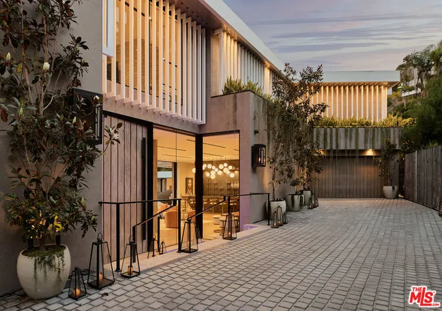 27th image of 9330 Flicker Wy, Los Angeles, CA 90069 | MLS# 26838977