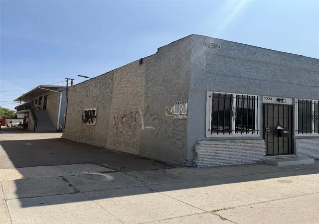 1st image of 10012 S Broadway, Los Angeles, CA 90003 | MLS# MB26114329