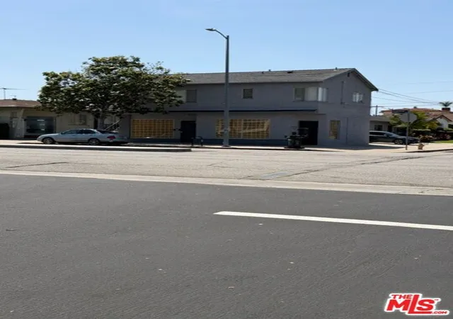 2nd image of 3410 W 78th Pl, Los Angeles, CA 90043 | MLS# 26661449
