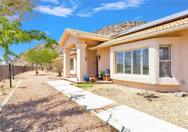 3rd image of 20430 Rancherias, Apple Valley, CA 92307 | MLS# HD26114404
