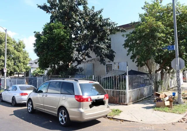2nd image of 964 E 32nd, Los Angeles, CA 90011 | MLS# MB26114434