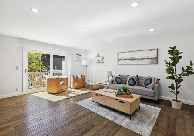 2nd image of 300 Union #3, Campbell, CA 95008 | MLS# ML82048624
