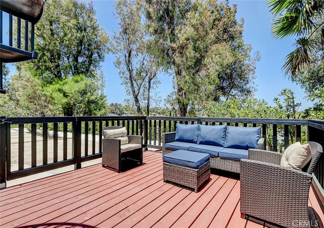 Homes for sale in Manhattan Beach, CA | 10 Cambridge, Manhattan Beach, CA 90266 | MLS# SB26114403