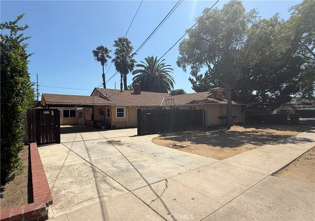 Homes for sale in Van Nuys, CA | 13638 Hartland, Van Nuys, CA 91405 | MLS# BB26114207