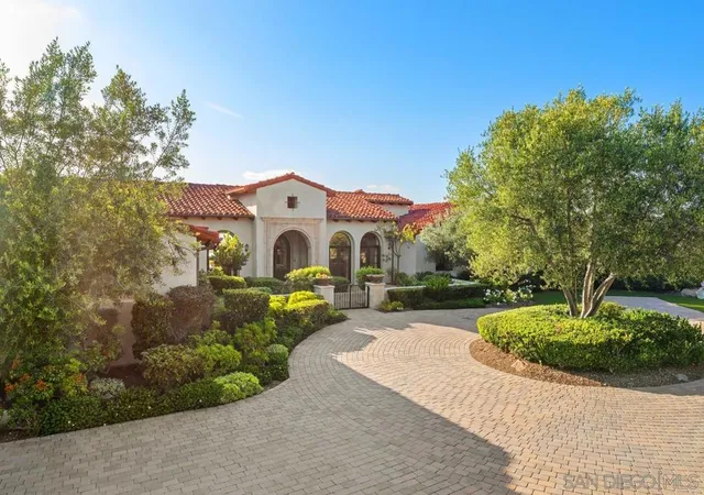 Photo 3 of Sale Pending at 8084 Entrada De Luz E, San Diego, CA 92127 | MLS# 260012744SD | Listing updated on 2026-06-22